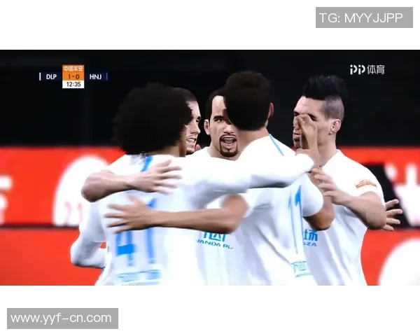 河南建业主场迎战大连人全力争胜期待精彩对决